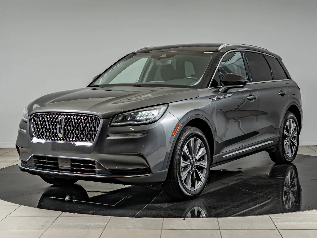 Used 2022 Gray Metallic Lincoln Reserve image 1