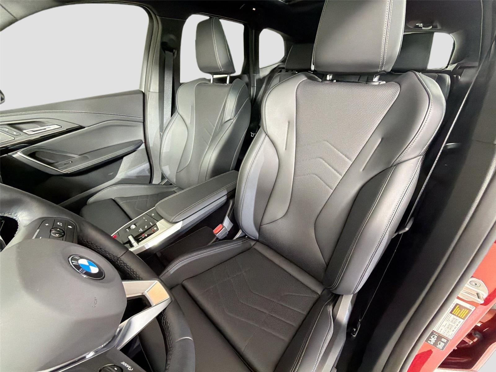 Used 2026 Vegas Red Metallic BMW xDrive28i image 19