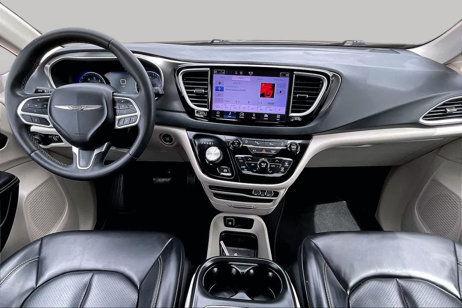 Used 2023 Bright White Clearcoat Chrysler Touring L image 14