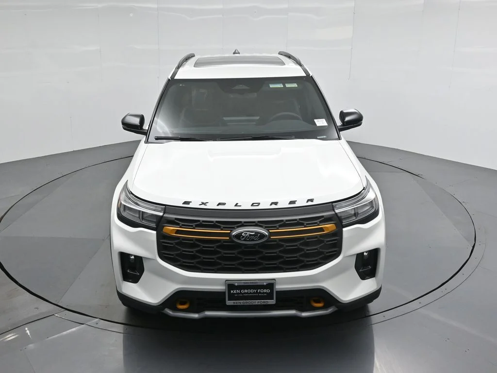 New 2026 Star White Metallic Tri-Coat Ford Tremor image 38