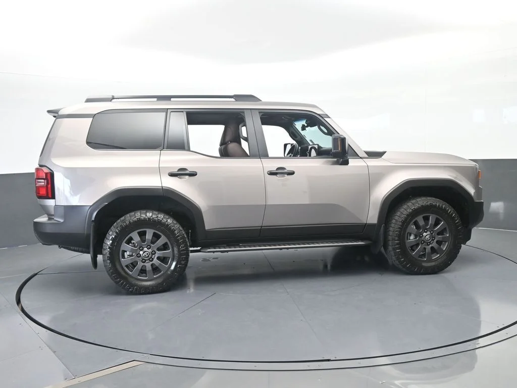 Used 2025 Meteor Toyota Base image 6