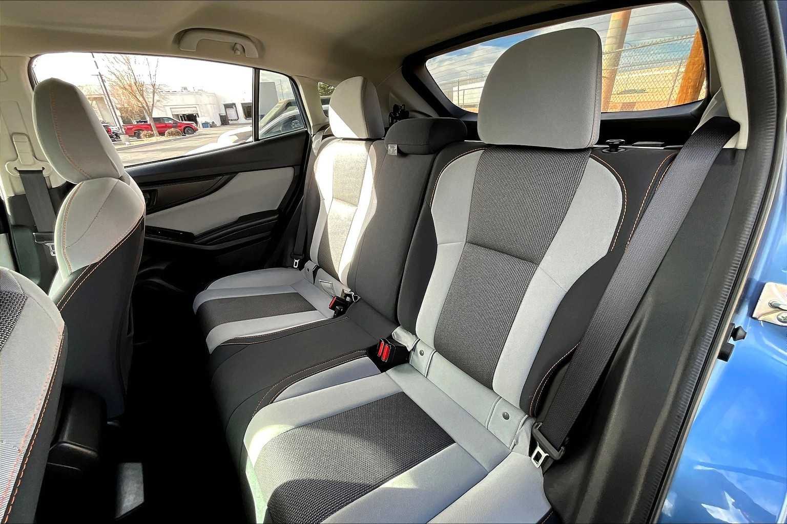 Used 2020 Quartz Blue Pearl Subaru Premium image 20