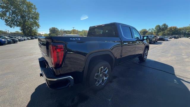 2026 GMC Sierra 1500 SLT - Photo 9