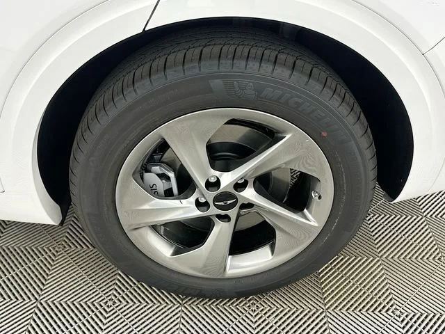 New 2026 White Genesis 2.5T image 23