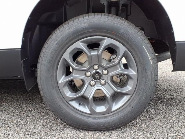 New 2026 Oxford White Ford XLT image 8