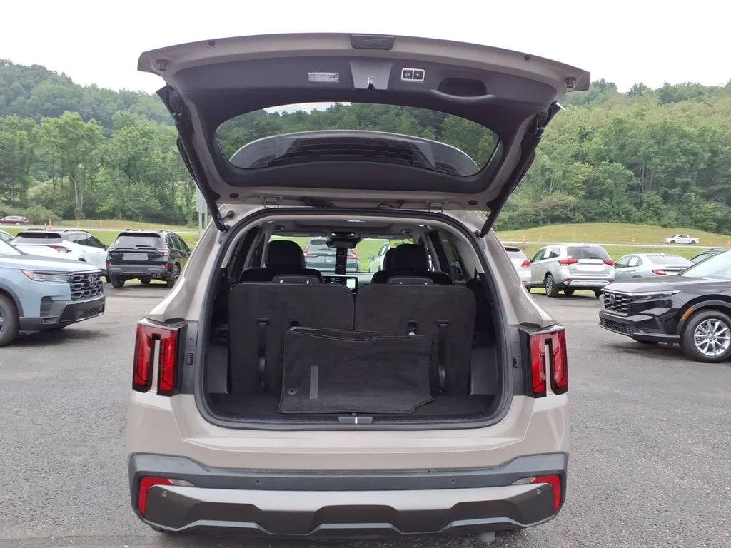 Used 2025 Brown Kia X-Line EX image 23