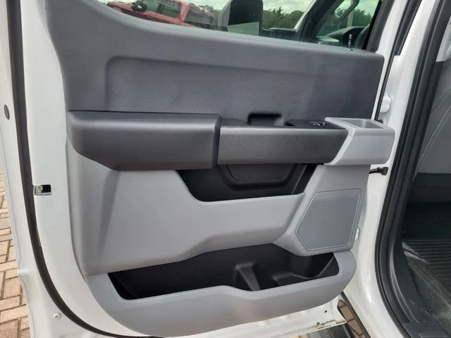 New 2026 Oxford White Ford XL image 13