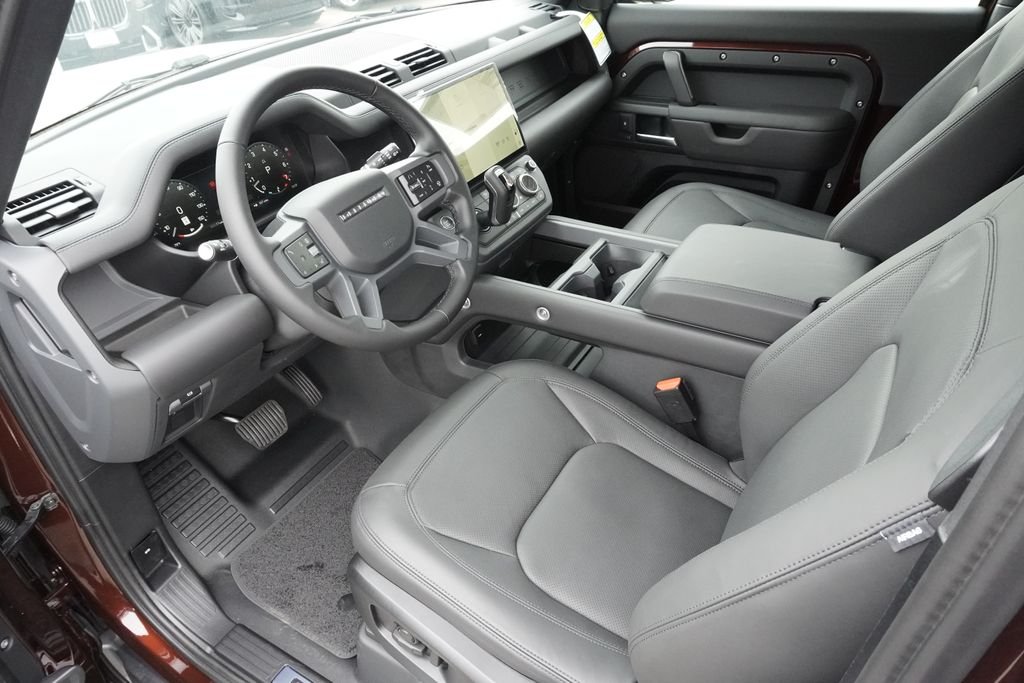 New 2026 Sedona Red Land Rover X-Dynamic SE image 18