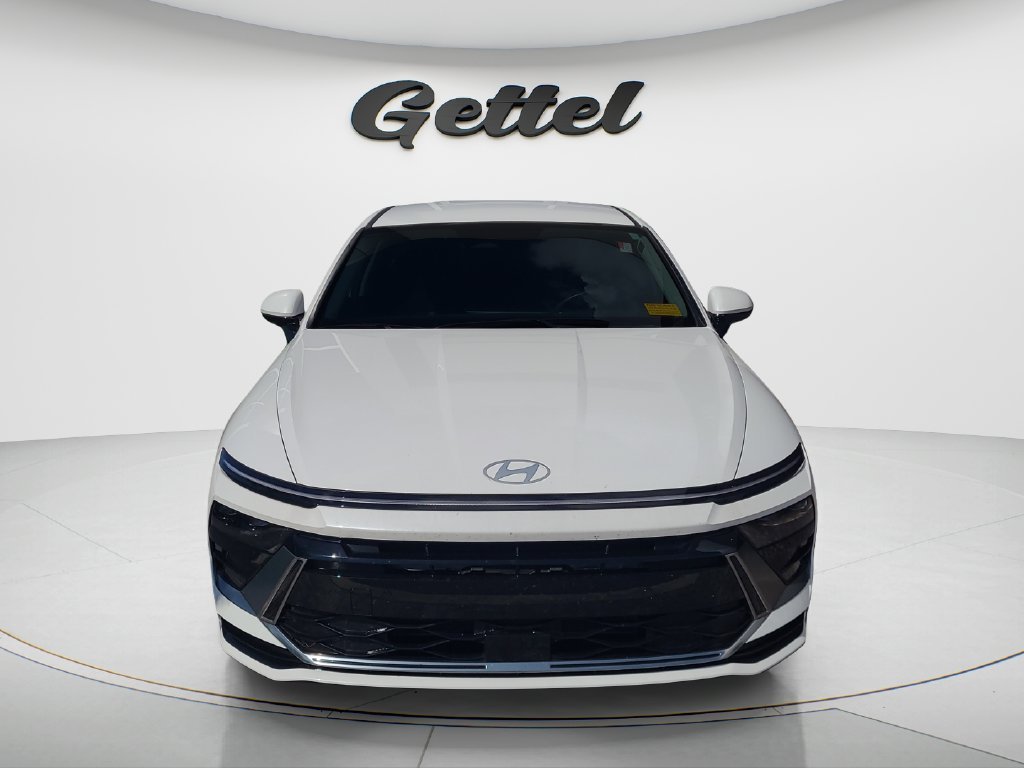Used 2026 White Hyundai SEL Sport image 2