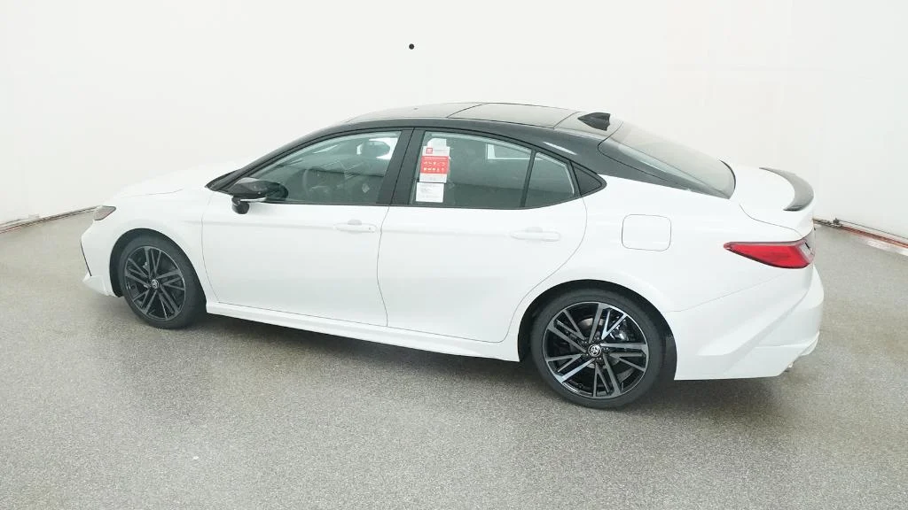 New 2026 Wind Chill Pearl with Midnight Black Metallic roof Toyota XSE image 21