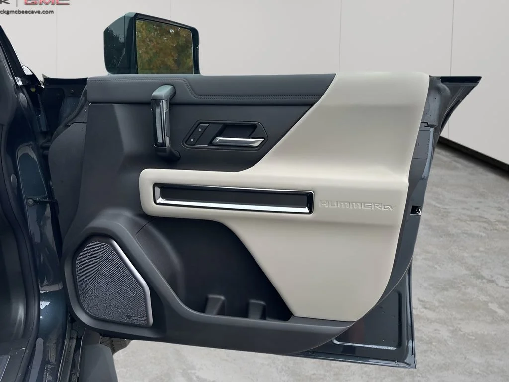 2026 GMC HUMMER EV 2X - Photo 13
