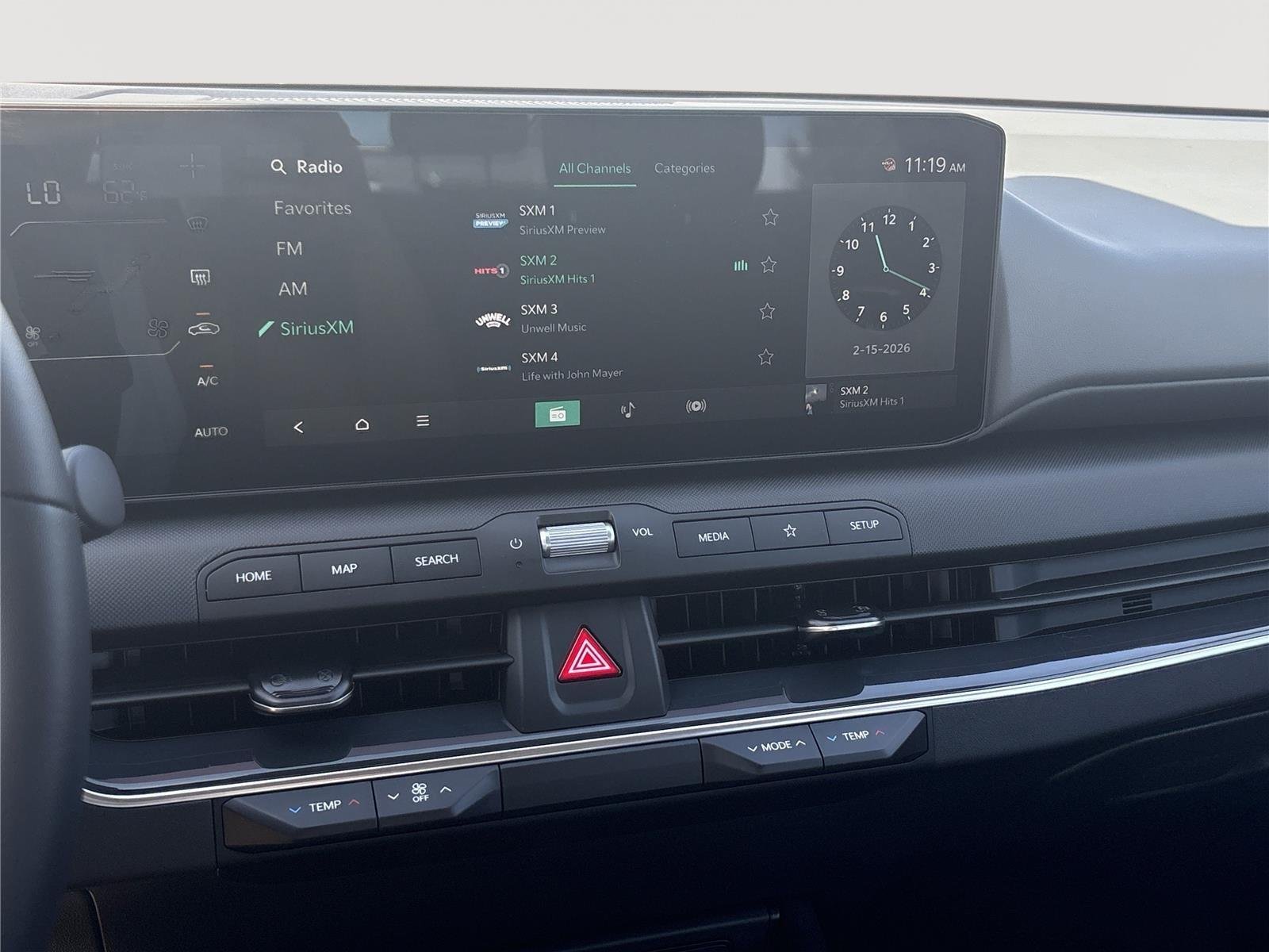 New 2025 Snow White Pearl Kia EX image 17