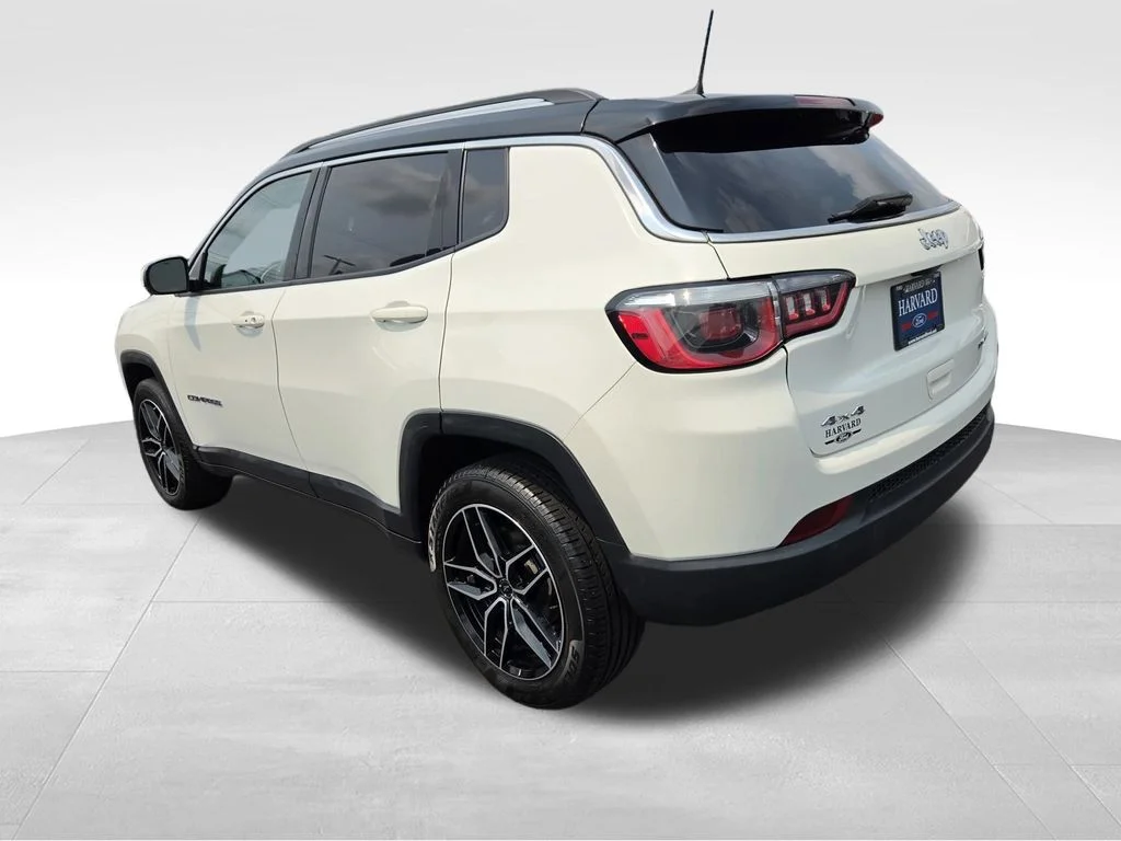 Used 2019 White Clearcoat Jeep Limited image 6