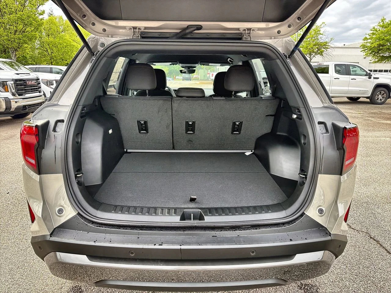 New 2026 Riverstone Metallic GMC Elevation image 21