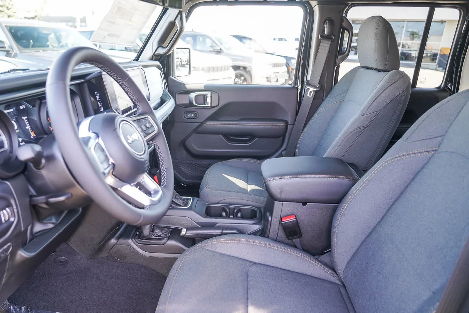 2025 Jeep Wrangler 4-Door Sahara - Photo 19