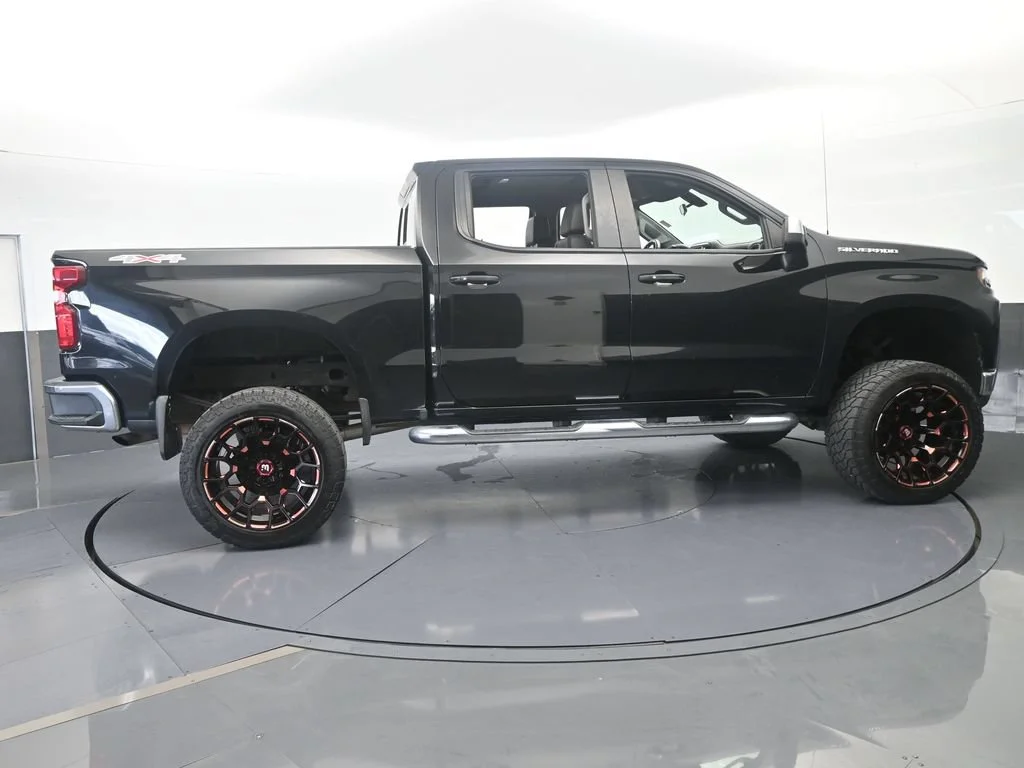 Used 2019 Black Chevrolet LT image 6
