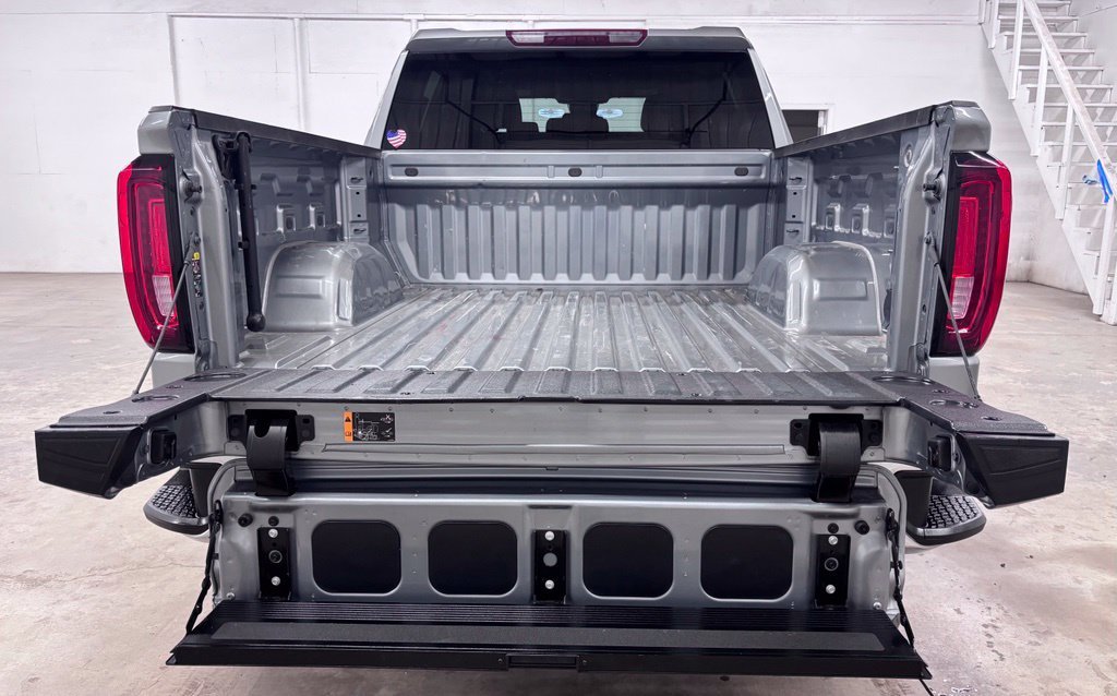 Used 2025 Silver GMC SLT image 23