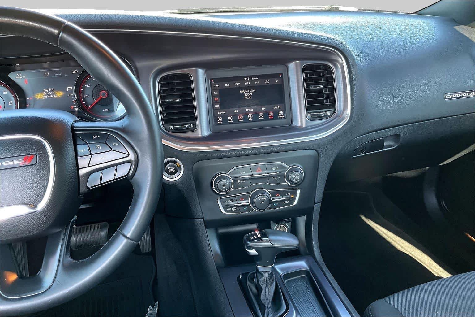 Used 2018 Pitch Black Clearcoat Dodge SXT image 7