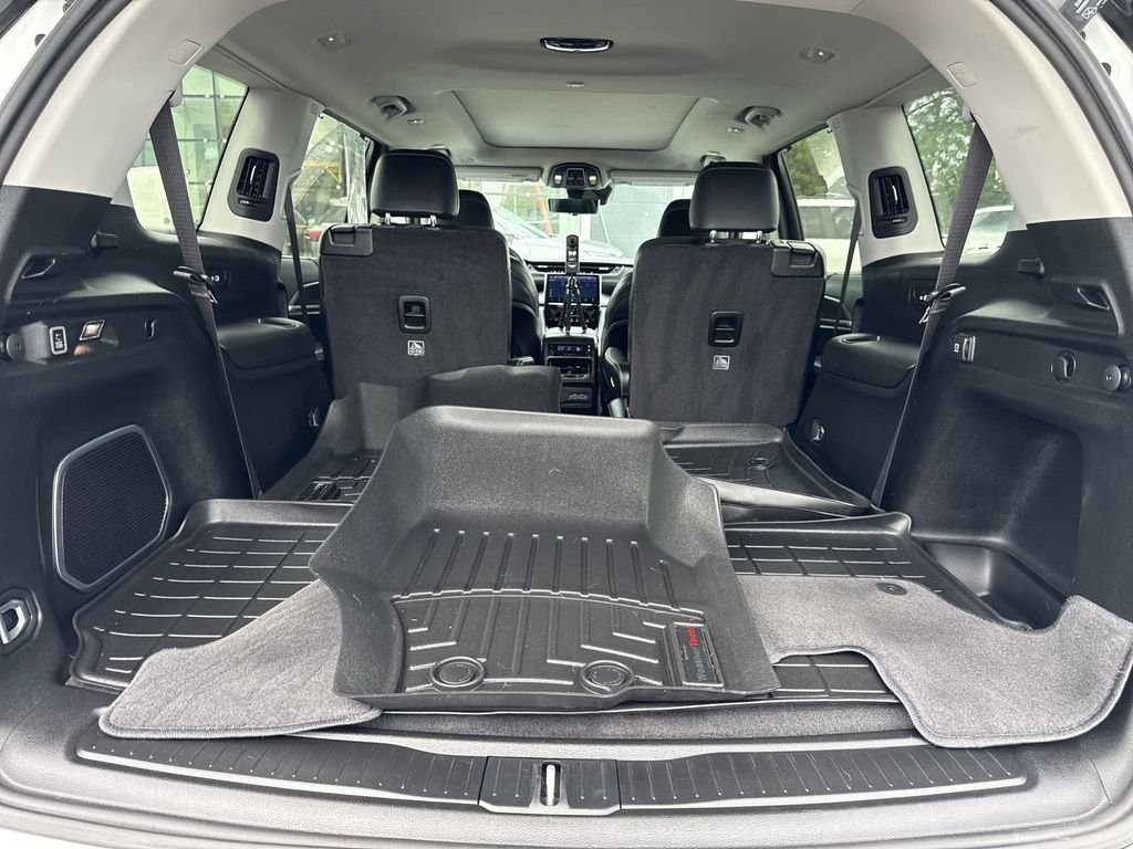 Used 2022 White Jeep Limited image 22