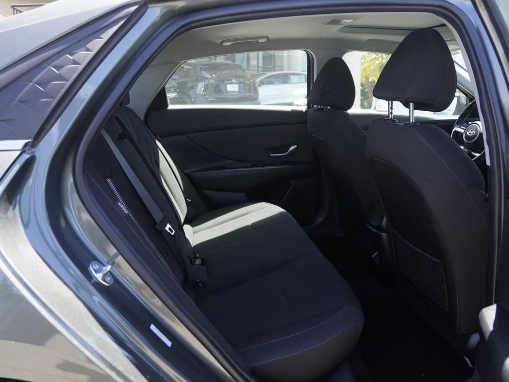 Used 2025 Gray Hyundai SEL Convenience image 22