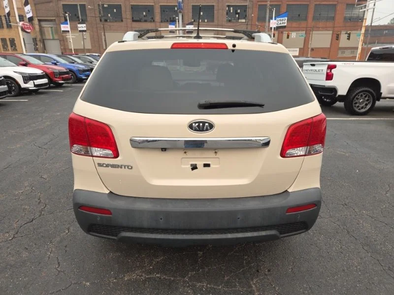 Used 2011 White Kia LX image 6