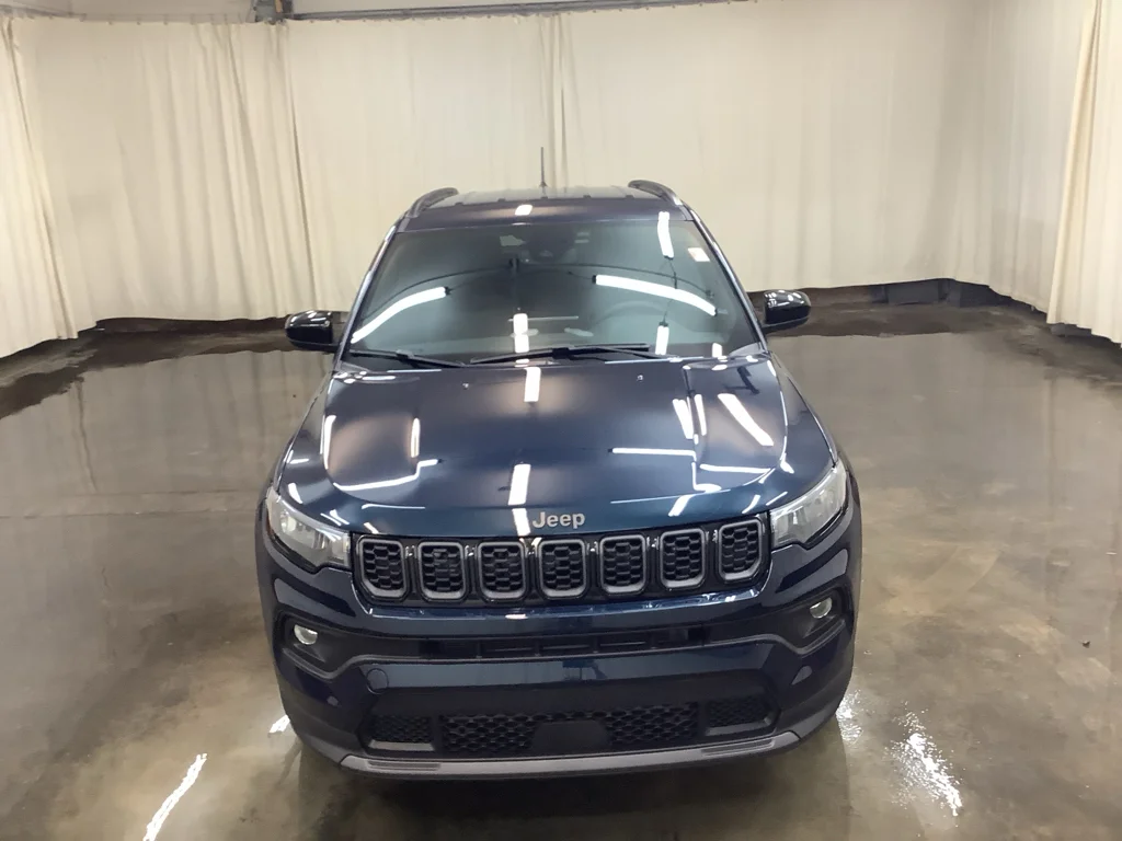 New 2026 Fathom Blue Pearl-Coat Exterior Paint Jeep Latitude image 2
