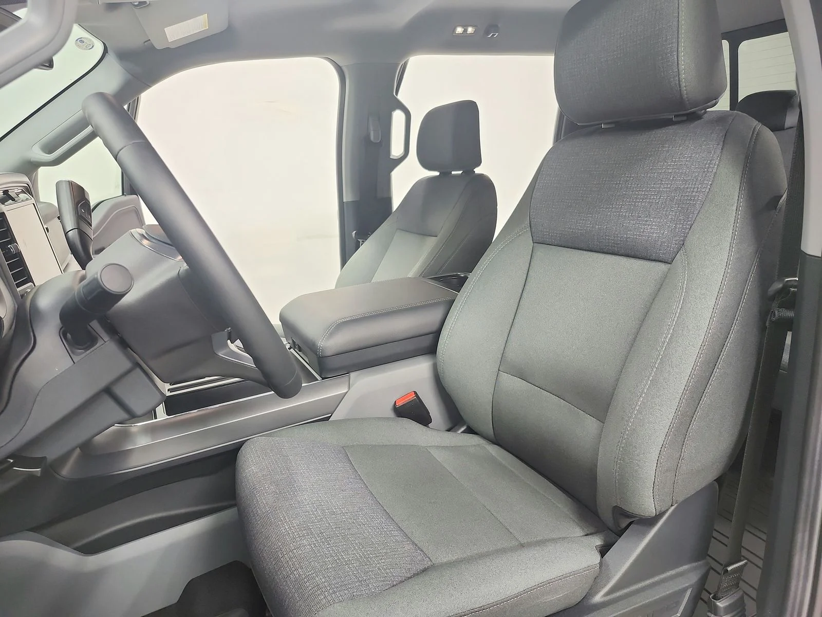 New 2026 Agate Black Metallic Ford XLT image 19
