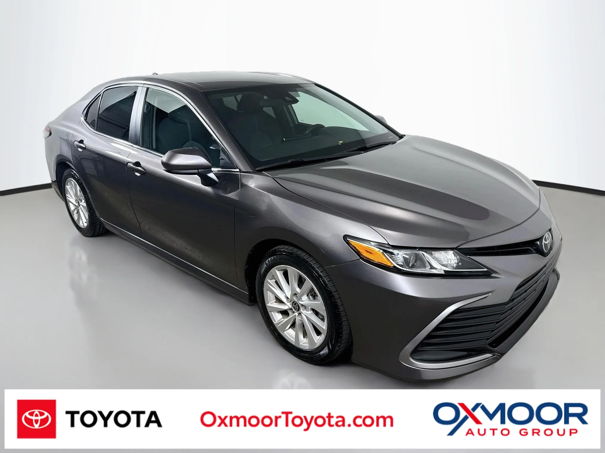 2021 Toyota Camry LE FWD photo
