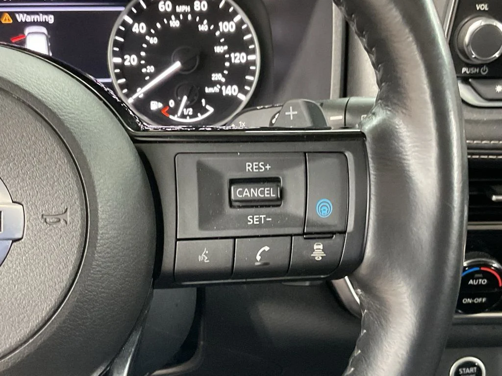 Used 2021 Scarlet Nissan SV image 10