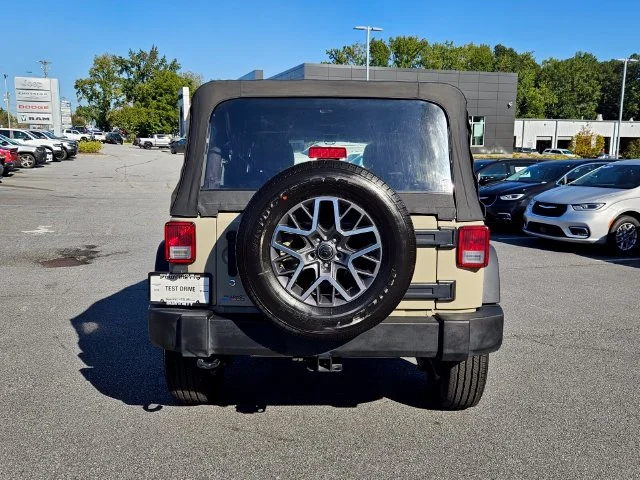 Used 2018  Jeep Unlimited Sport image 7