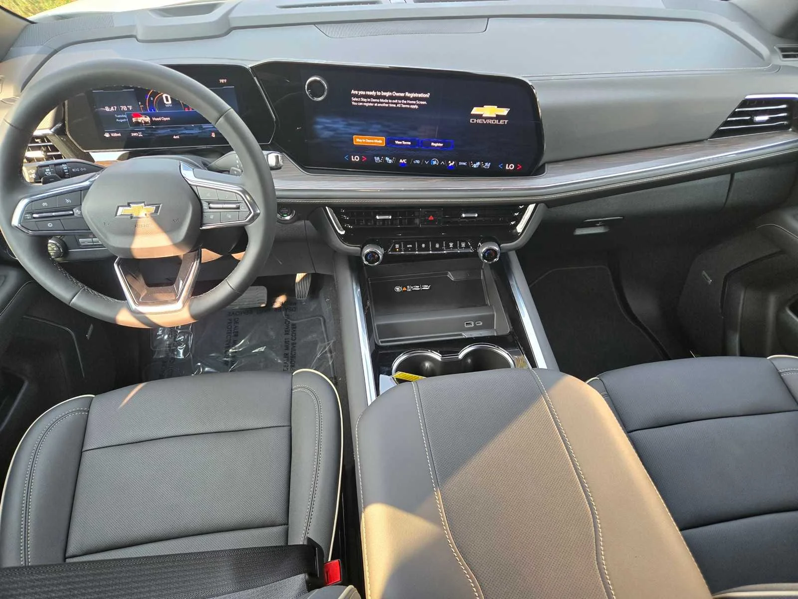 New 2026 Polar White Tricoat Chevrolet Premier image 9