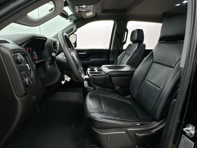 Used 2021 Black Chevrolet Custom image 9