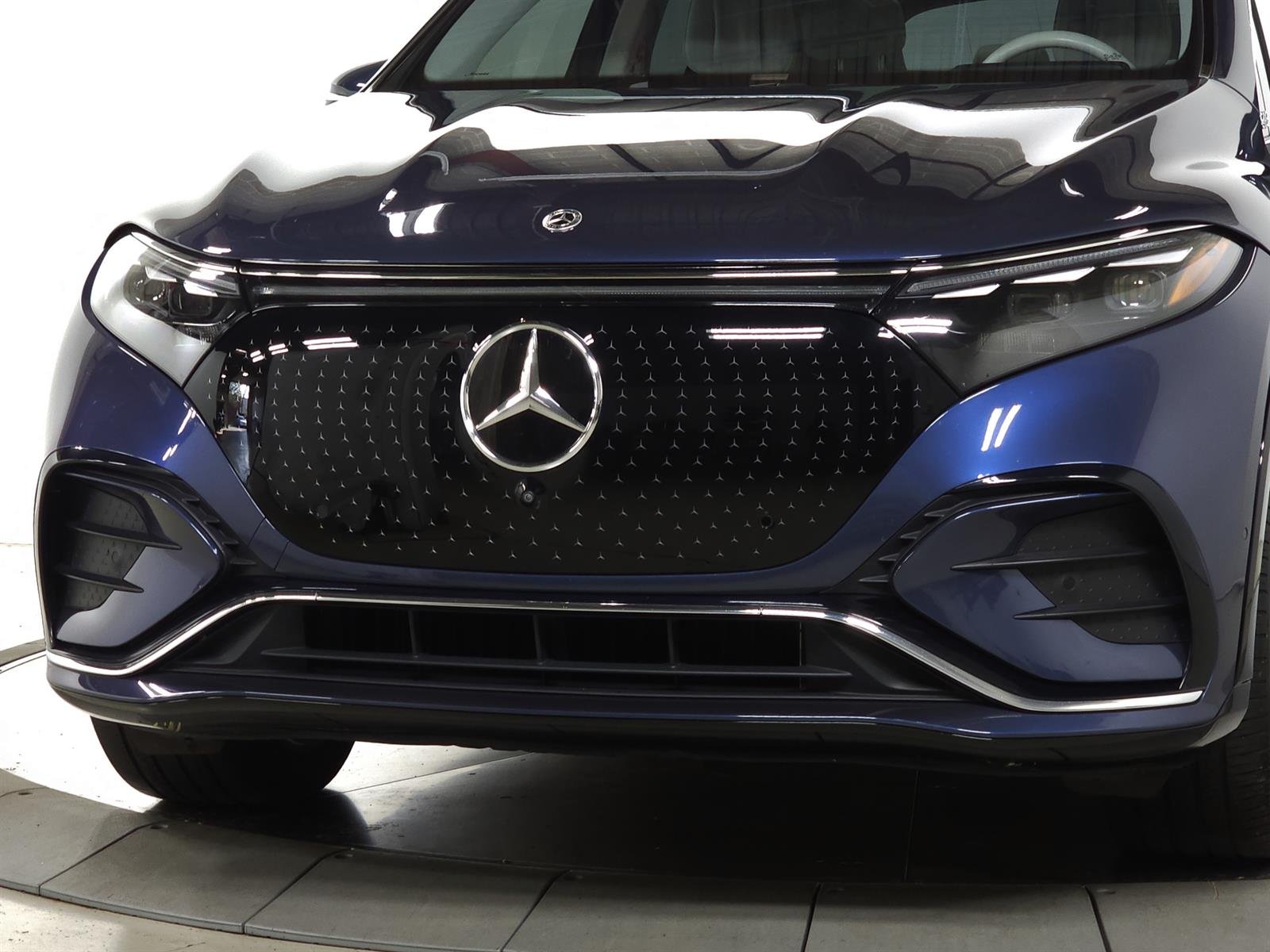 Used 2023 Blue Mercedes-Benz EQS 450 4MATIC® image 3
