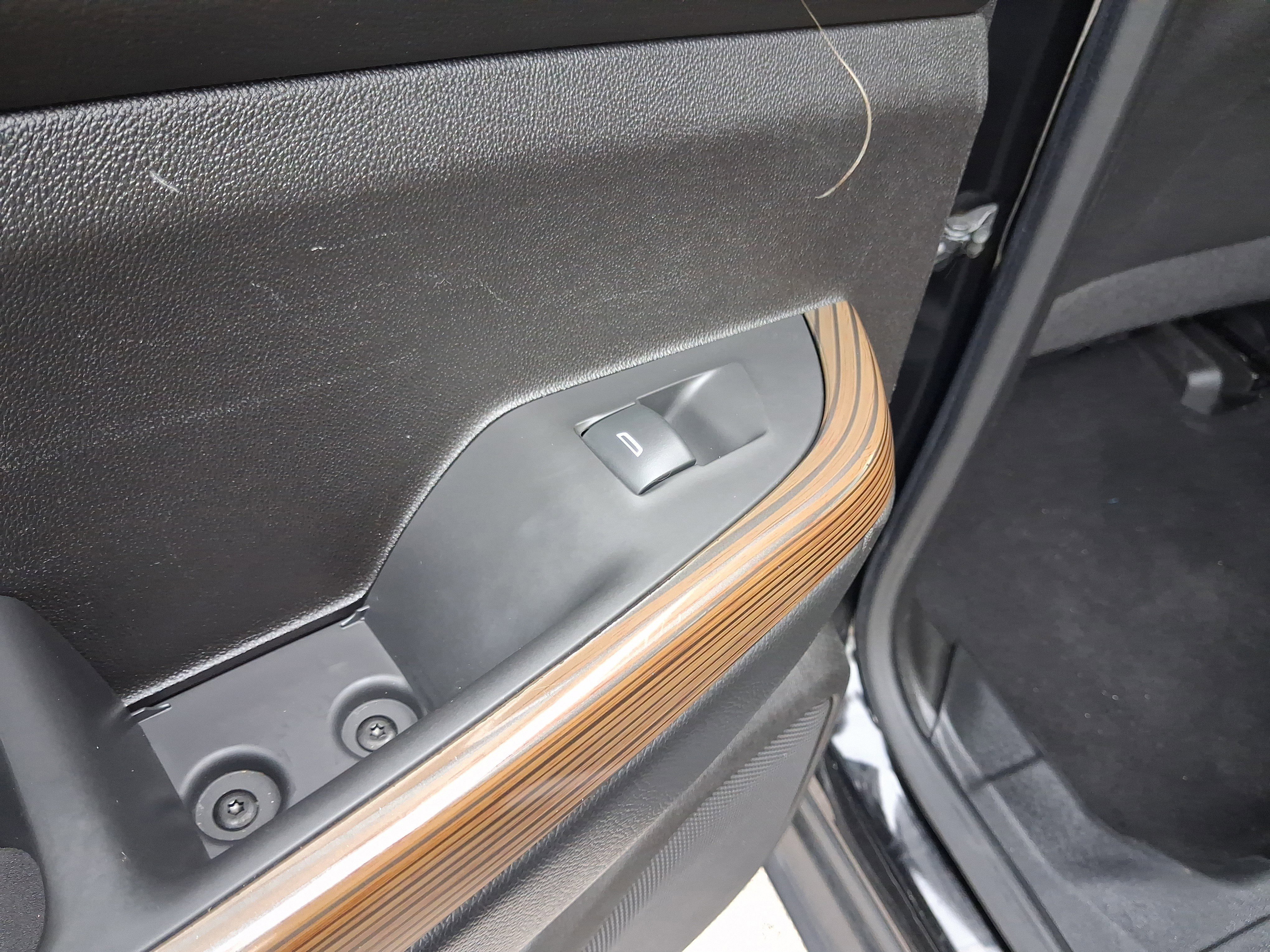 Used 2021 Black GMC SLE image 12