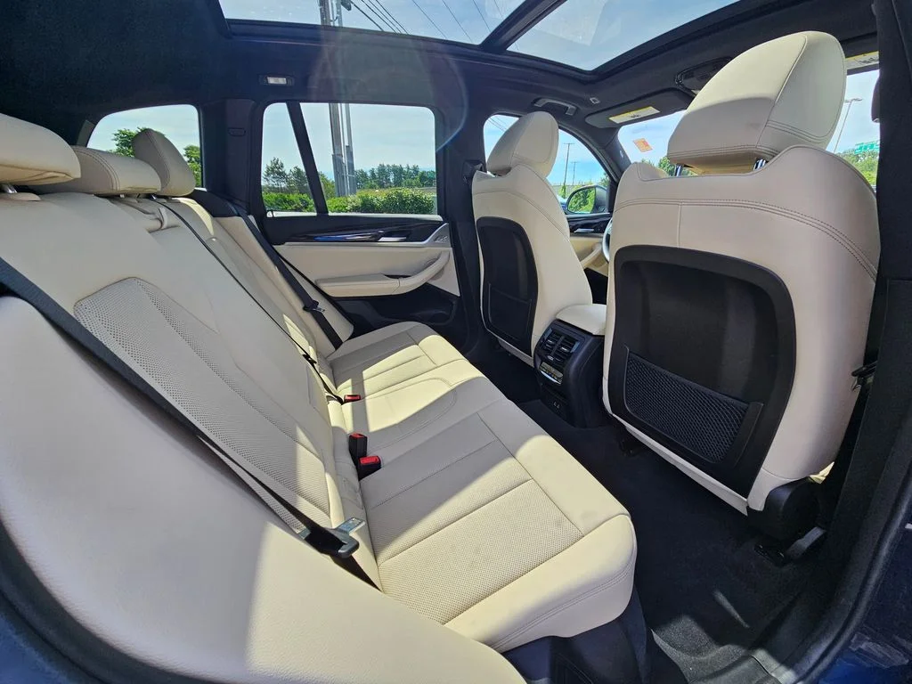 Used 2023 Phytonic Blue Metallic BMW xDrive30i image 18