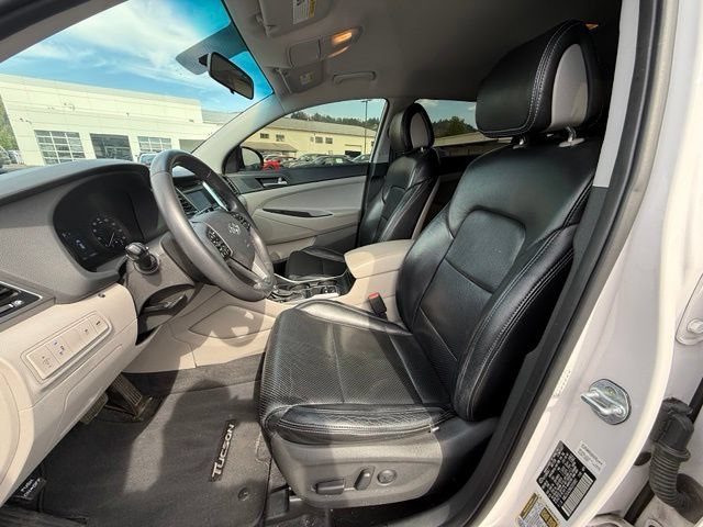 Used 2017 Dazzling White Hyundai Sport image 12