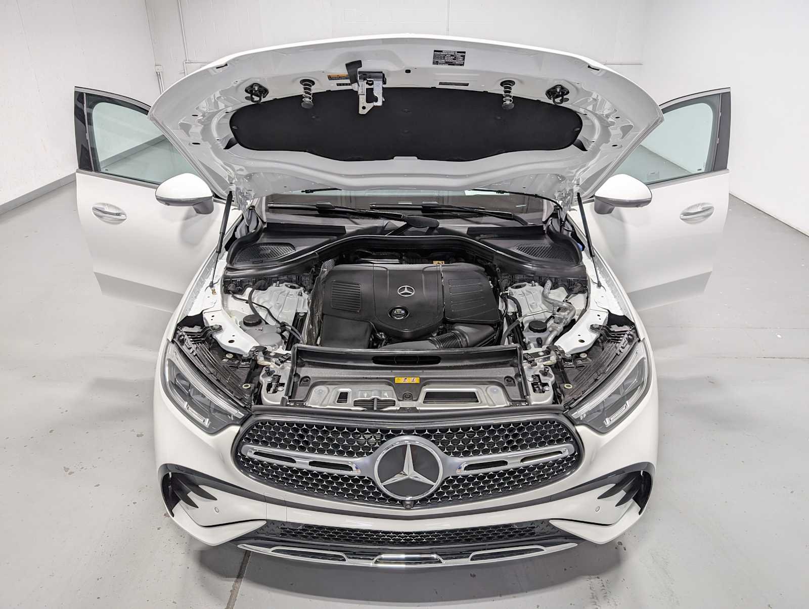 Used 2026 Polar White Mercedes-Benz GLC 300 image 13