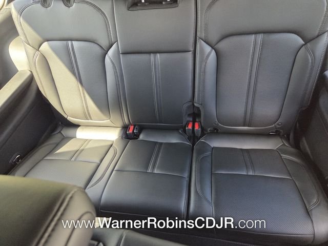 New 2026 Velvet Red Pearl-Coat Exterior Paint Jeep  image 8