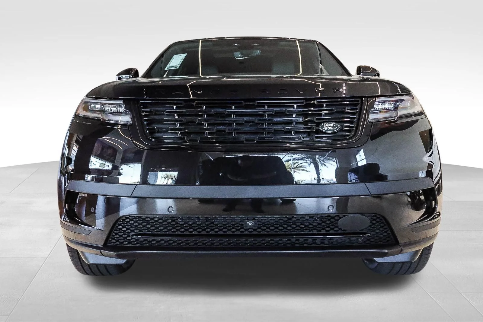 New 2026 Santorini Black Land Rover S image 2