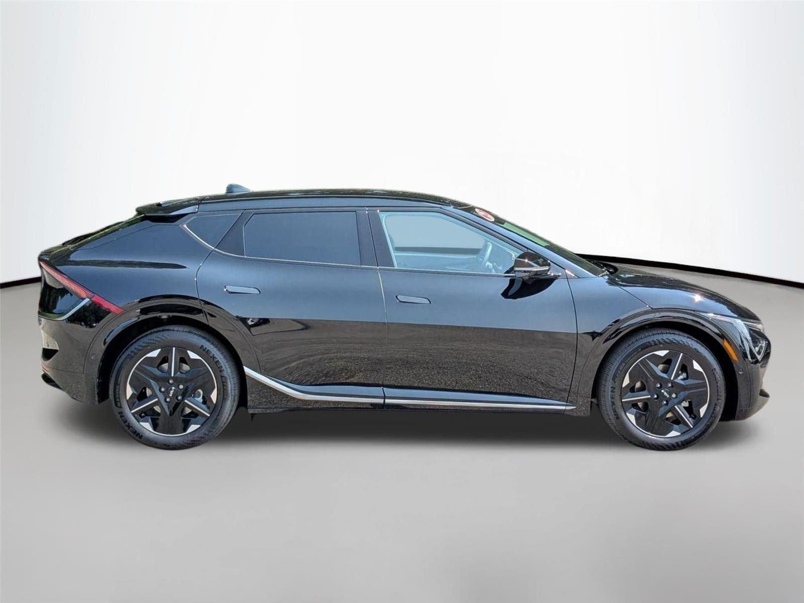 2025 Kia EV6 Wind - Photo 6