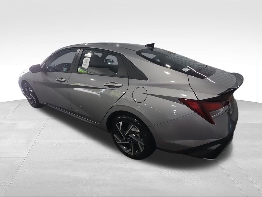 2025 Hyundai Elantra SEL - Photo 7