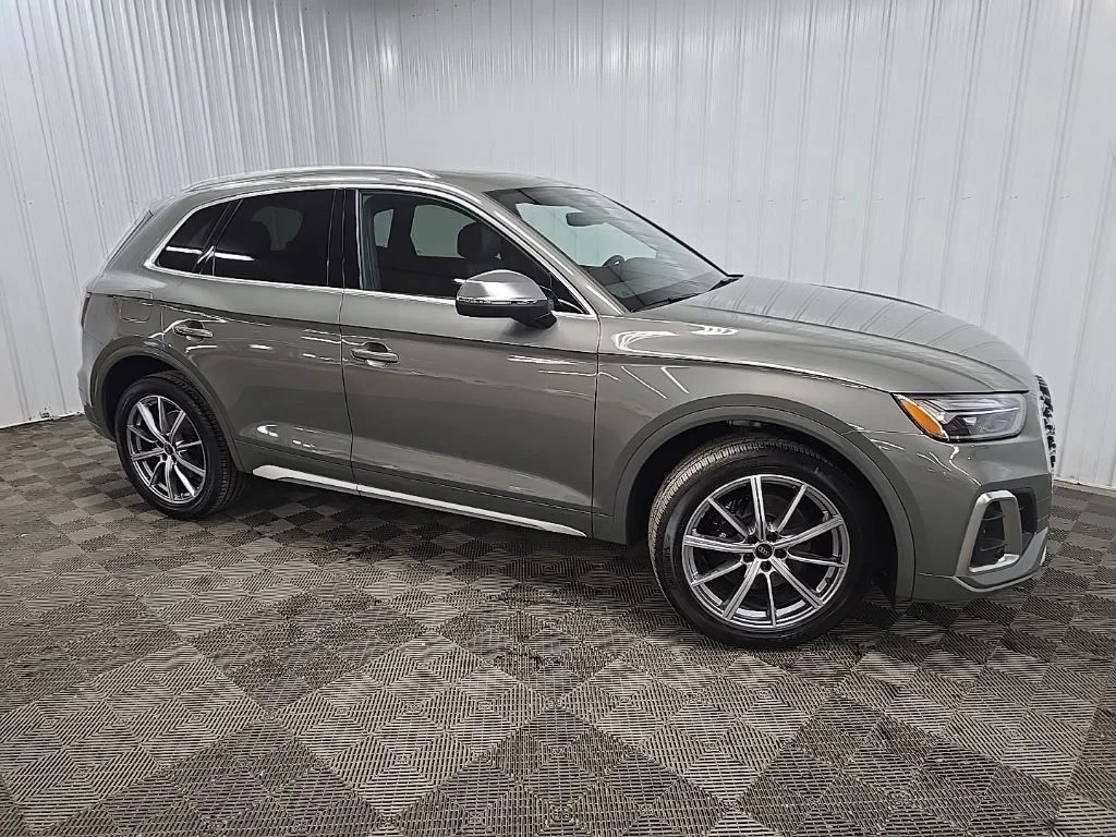 2023 Audi SQ5 Premium Plus's photo