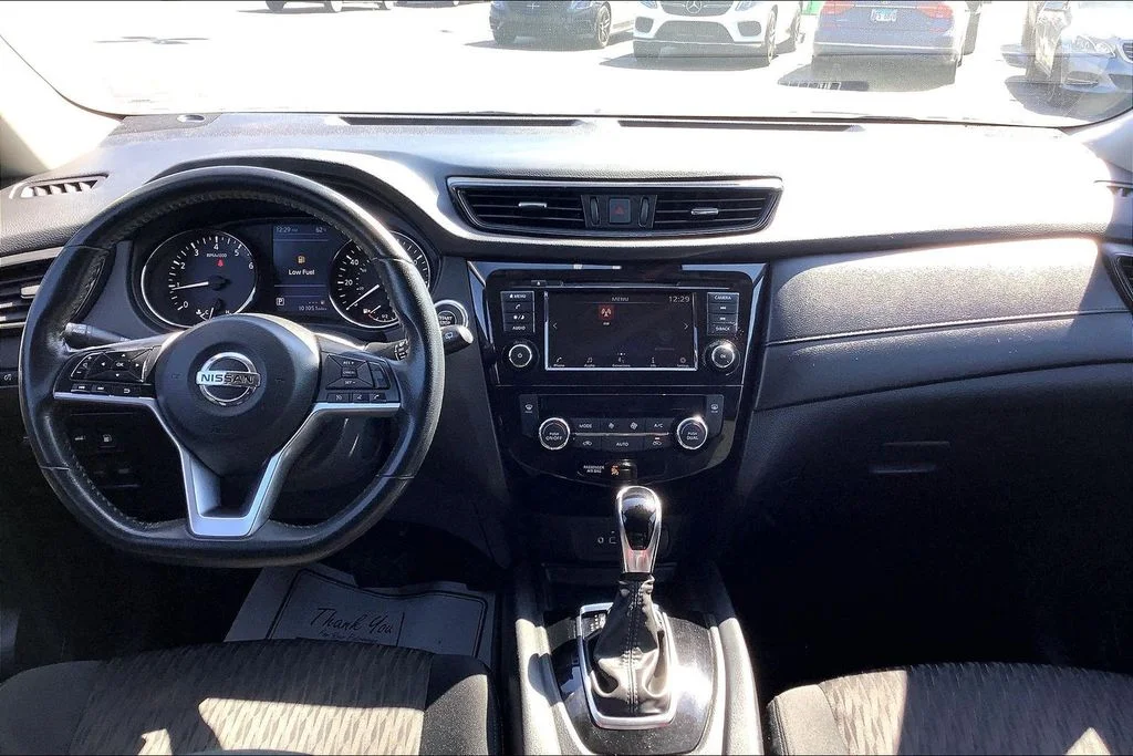 Used 2020 Gray Nissan SV image 15