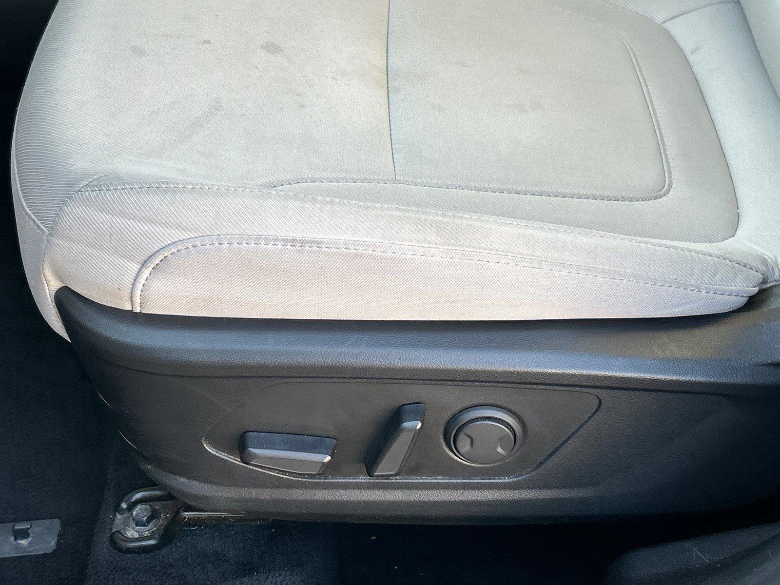 Used 2025 Shimmering Silver Hyundai SEL image 16