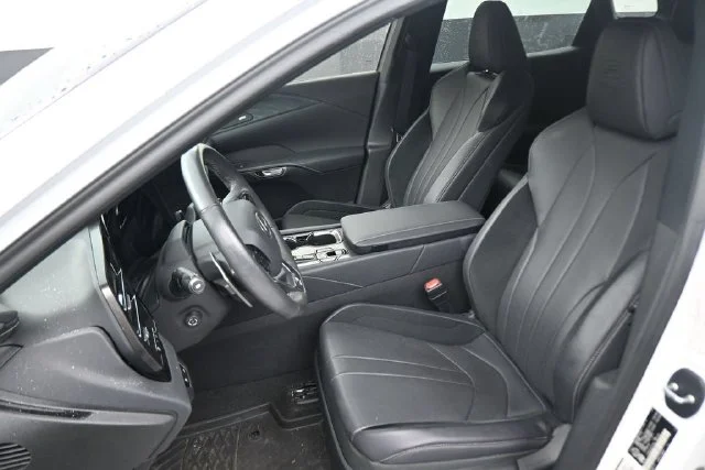 Used 2024 White Lexus 500h F SPORT Performance image 22