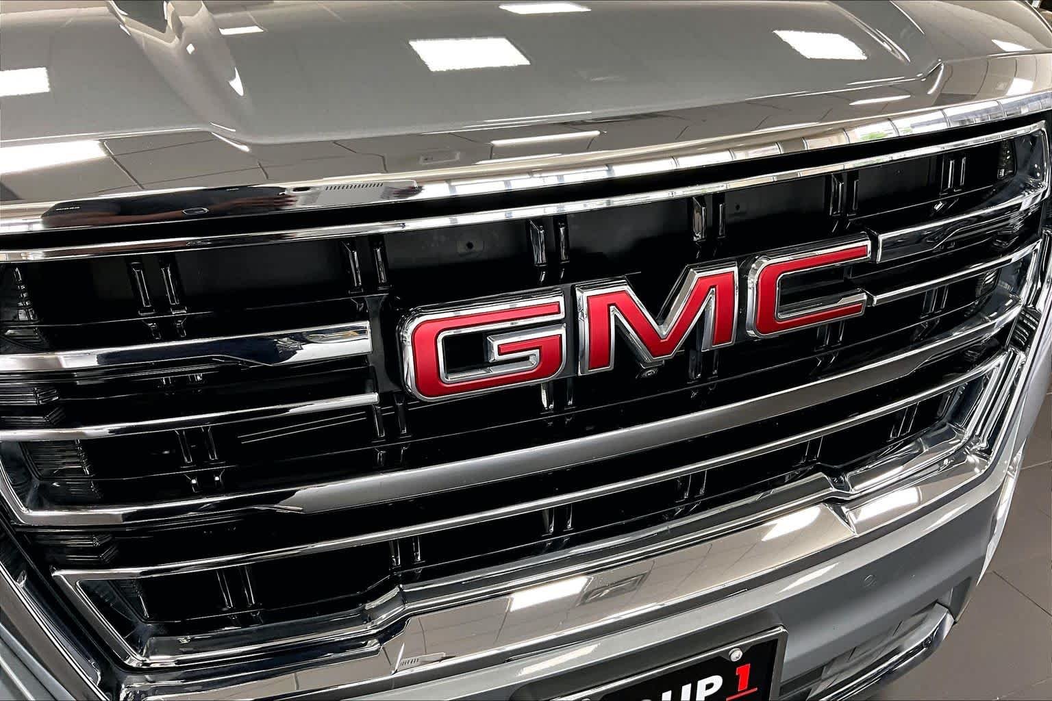 Used 2023 Sterling Metallic GMC SLT image 30