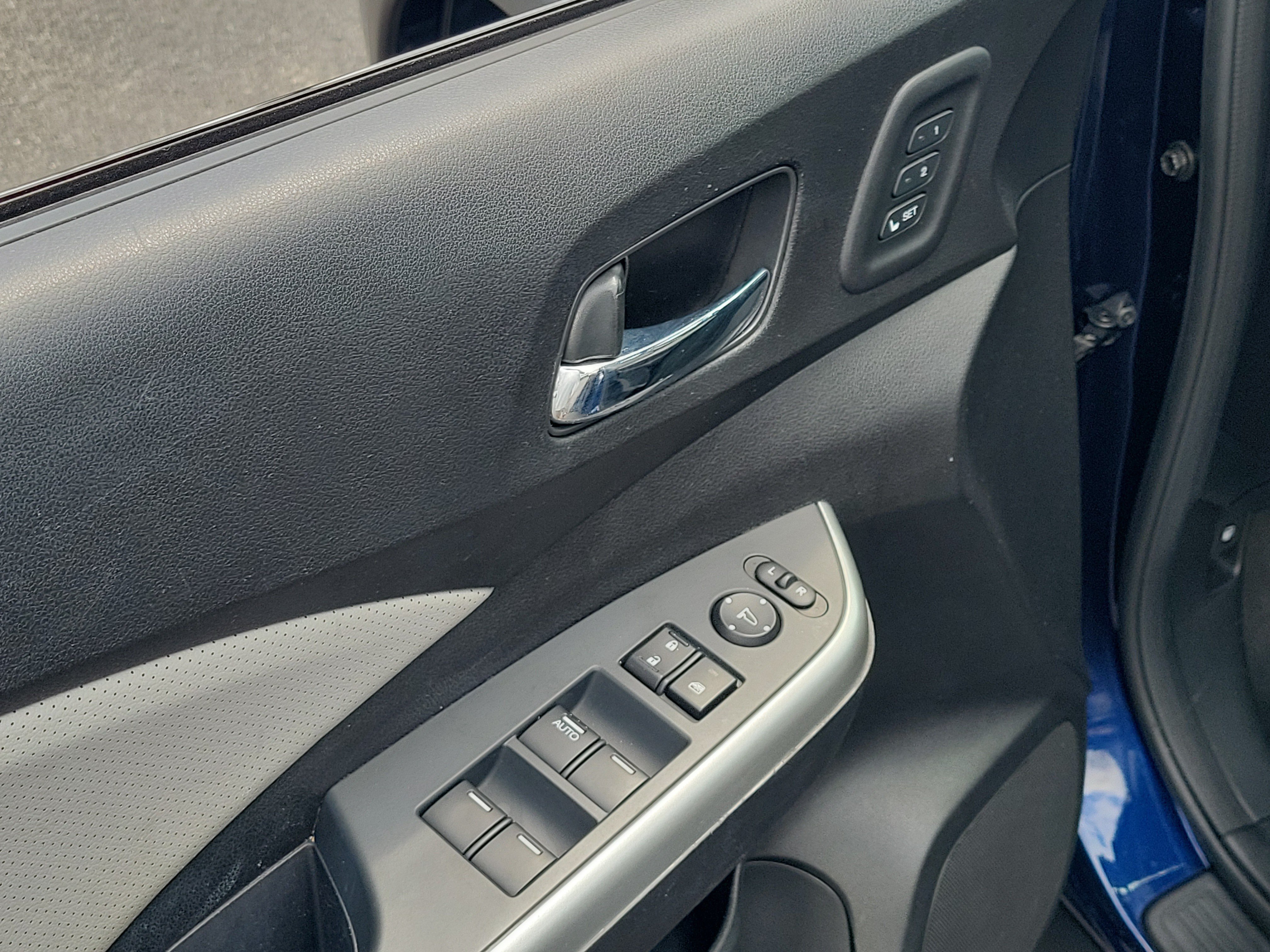 Used 2016 Blue Honda Touring image 20