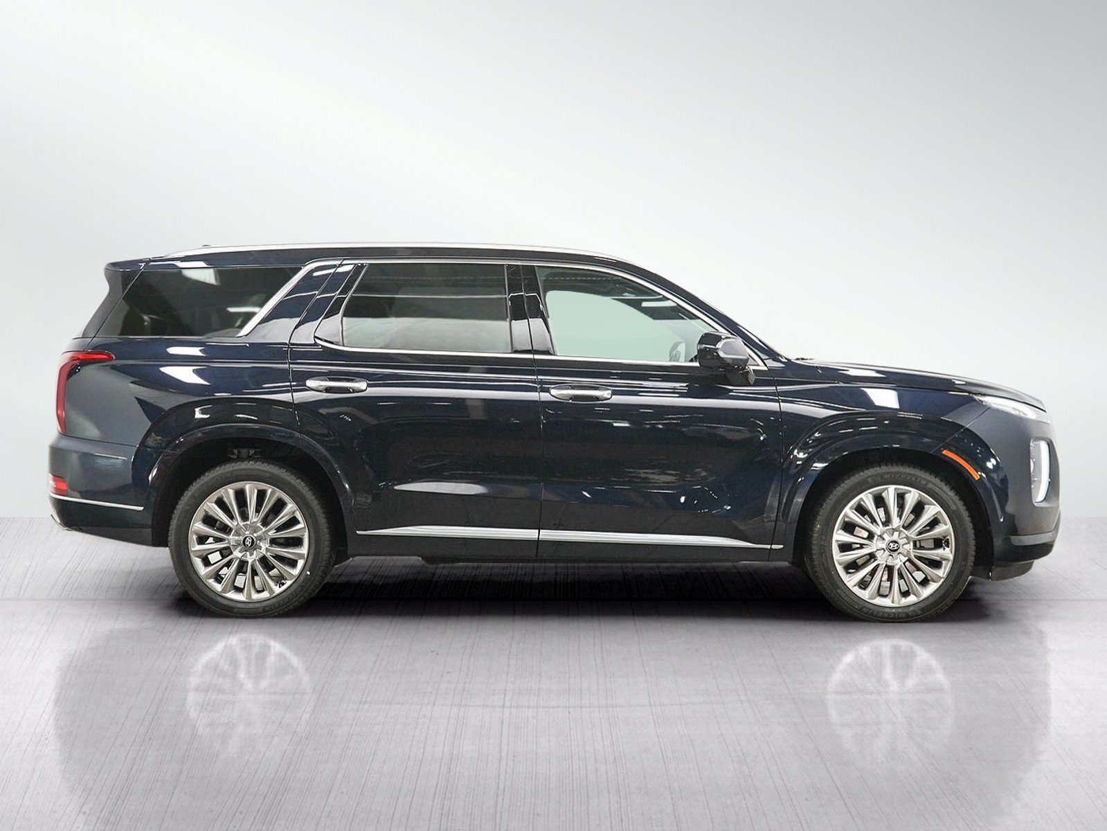 Used 2020 Moonlight Cloud Hyundai Limited AWD image 7
