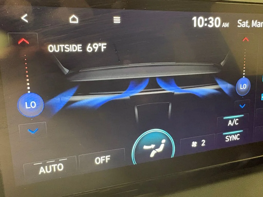 Used 2025 Emerald Hyundai Calligraphy image 31
