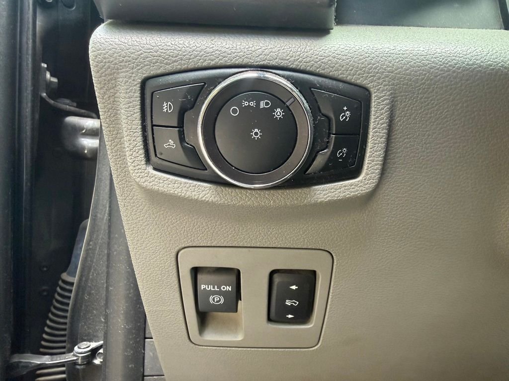 Used 2017 Magnetic Ford XLT image 21